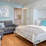 Ad6 8 309A Oceanlounge